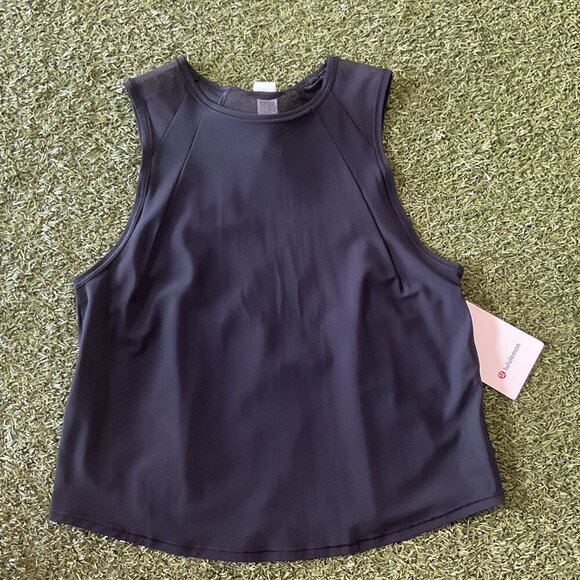 Sculpt Cropped Tank Top Pleated - Black - Picture 3 of 3